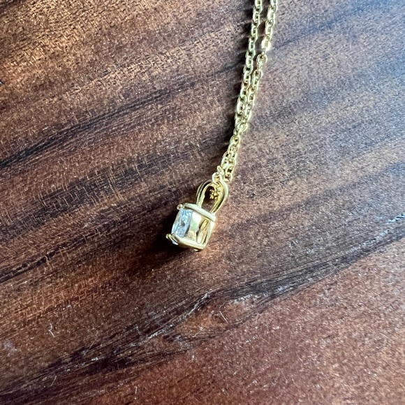 Gold tone necklace with 1ct cz pendant - Picture 3 of 5